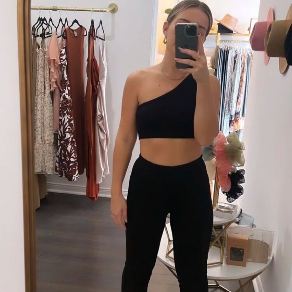 NWT RUNAWAY THE LABEL Black one shoulder crop top MEDIUM